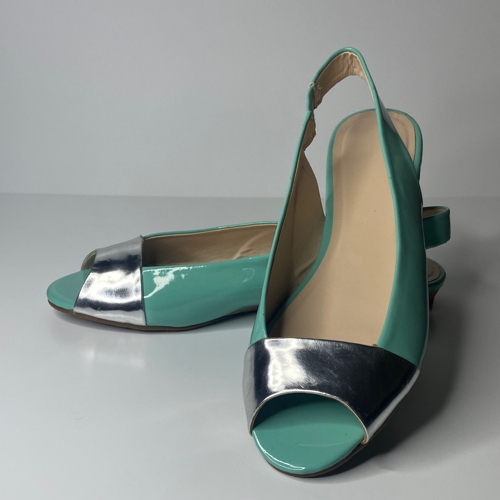 Avon Silver and Teal Women's Flats